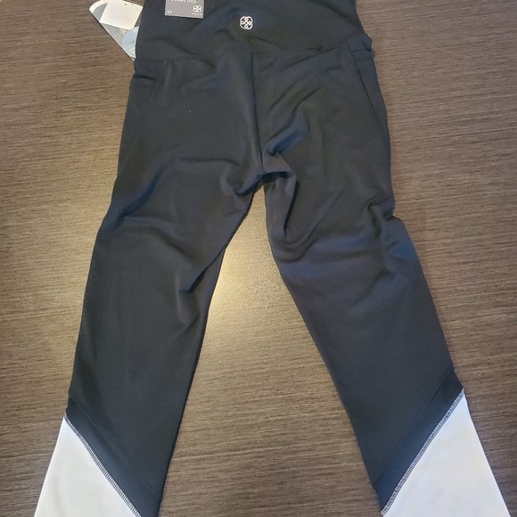 Daisy Fuentes workout capris bottoms - Picture 3 of 5